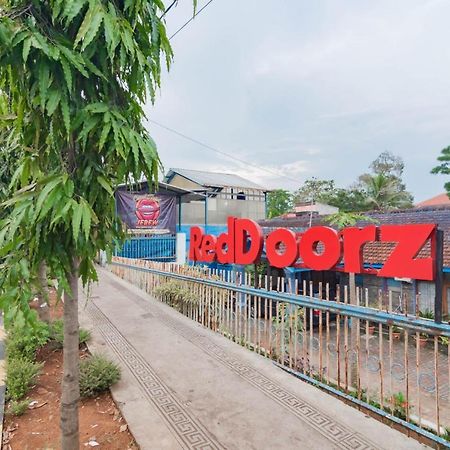 فندق Reddoorz Syariah At Jl Pangeran Hidayatullah سيانجور المظهر الخارجي الصورة